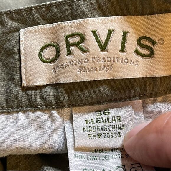 Size 36" Orvis Army Green Flat Front Hiking Shorts - Picture 2 of 4